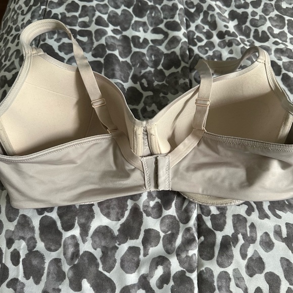 Soma stunning support nude bra 40D - Picture 3 of 5